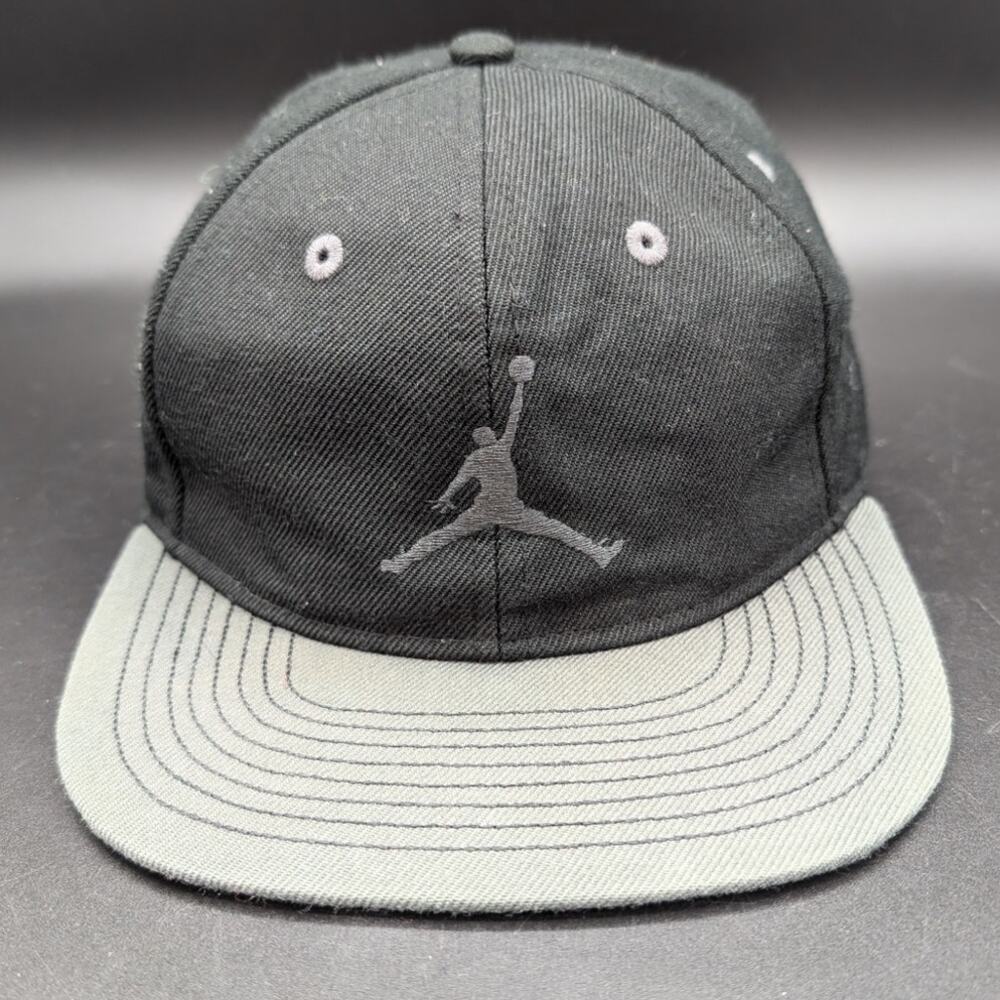 Jordan Hat Cap Youth Snap Back Black Gray embroidered Jumpman Basketball Adjusts